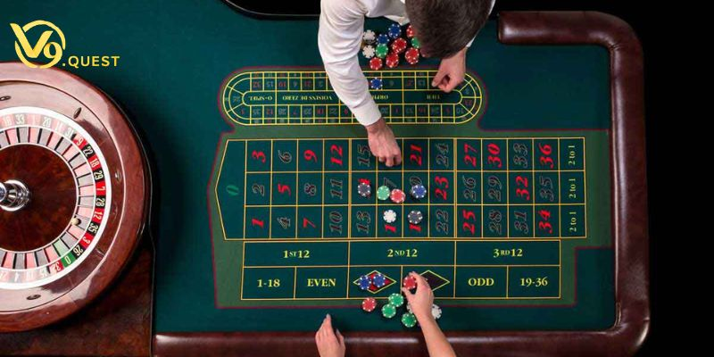 Luật chơi Roulette và bí kíp làm chủ vòng quay V9BET 1 Giao diện bàn cược Roulette châu Âu với tỷ lệ House Edge 2.7% t